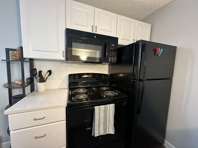 Fully Equipped Kitchen | The Reserve at Water Tower Village Apartments
