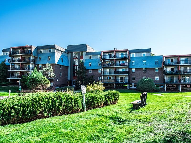 Exterior Apartments in Denver | Meridian at Cherry Creek