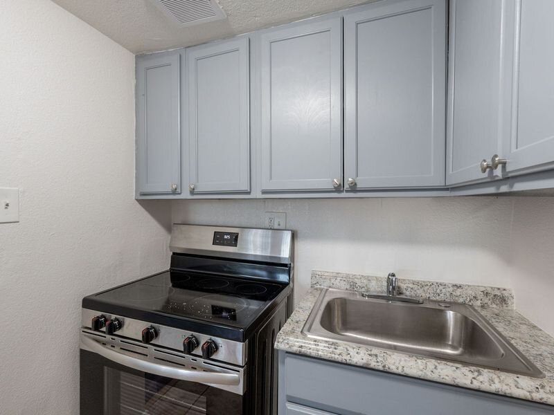 Kitchen with Electric Range | Buenas on Indian School