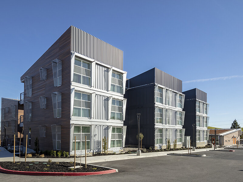 Exterior & Parking Lot | Rocky Hill Apartments