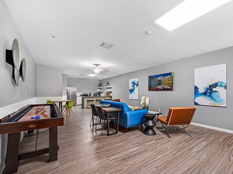 Lounge Area | The Incline Apartments