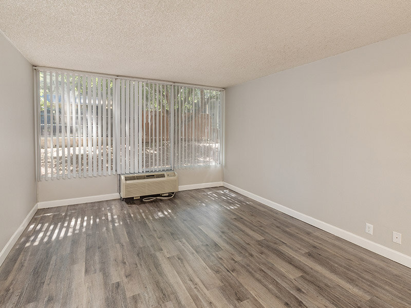 2x2 Living Room | The Incline