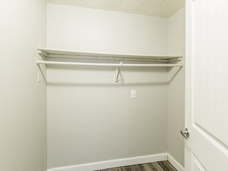 LOFT Closet | The Incline