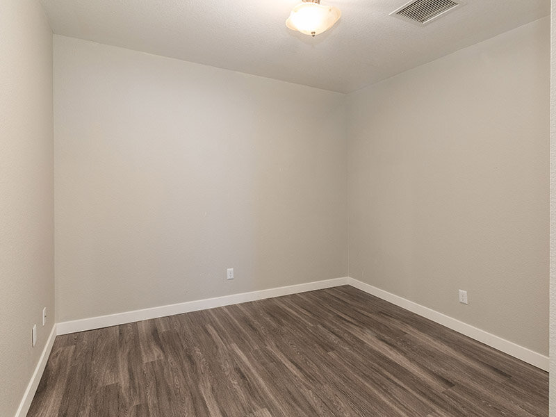 2x1 Bedroom | The Incline