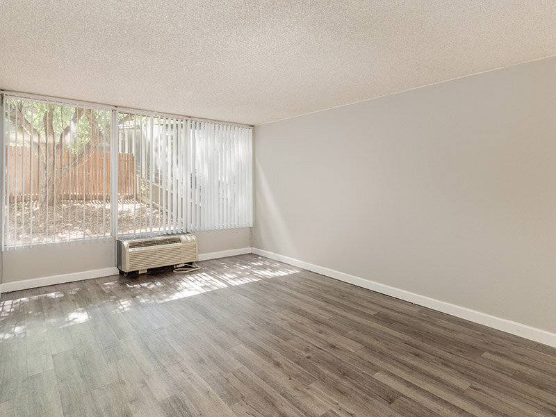 2x2 | Large Bedroom | The Incline