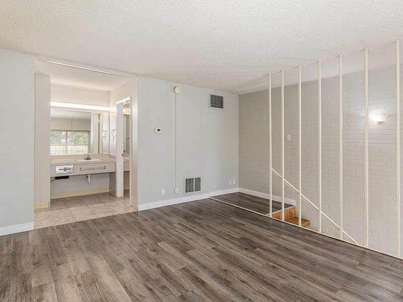LOFT Large Bedroom | The Incline