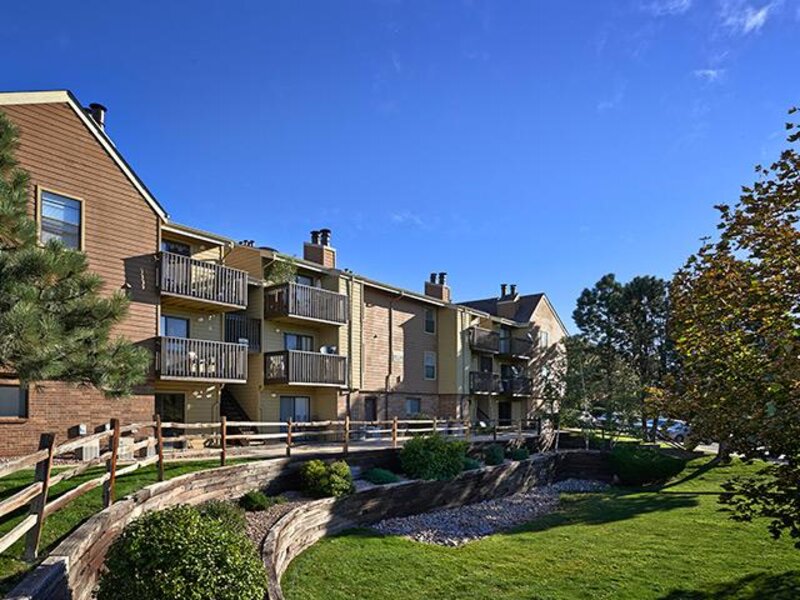Apts in Lakewood, CO