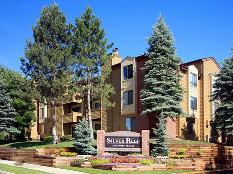 Silver Reef Apartments in Lakewood, CO