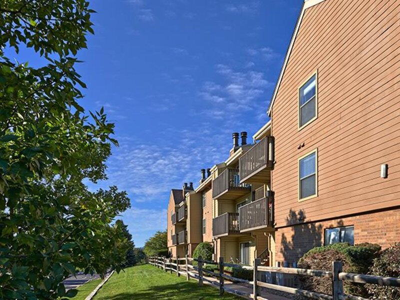 Silver Reef Apartments Lakewood, CO
