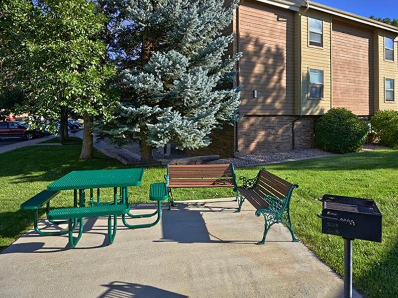 Silver Reef Apartments in Lakewood, CO