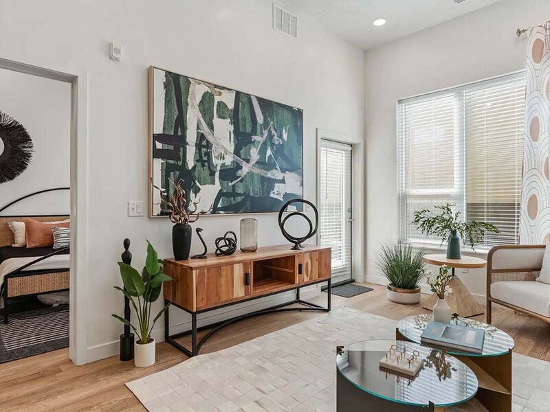 Seven02 Main Apartments