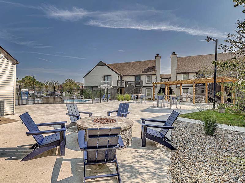 Communtiy Outdoor Seating with Lounge Chairs | Avia Lofts at Founders Road