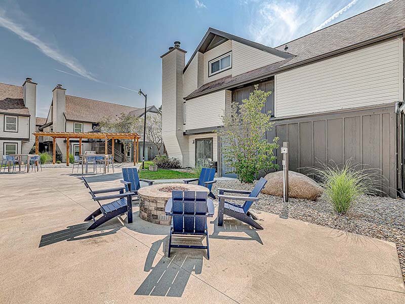 Exterior View of Seating Area with View of Apartment Property | Avia Lofts at Founders Road