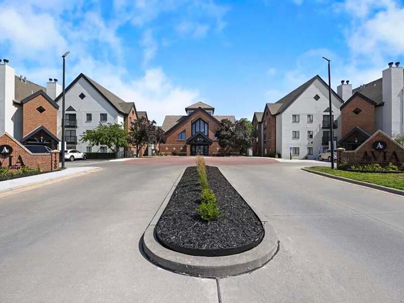 Exterior View of Apartment Complex | Avia on College Boulevard