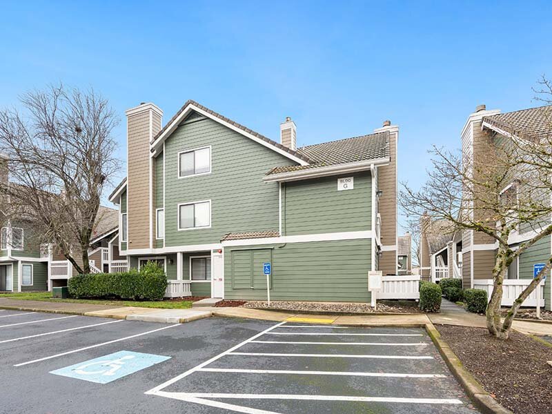 Apartment Complex with Parking and Foliage | Avia Lofts on Parkway