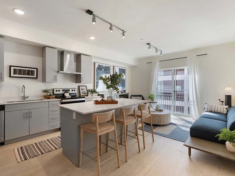 Kitchen with a Kitchen Island | Paperbox Lofts