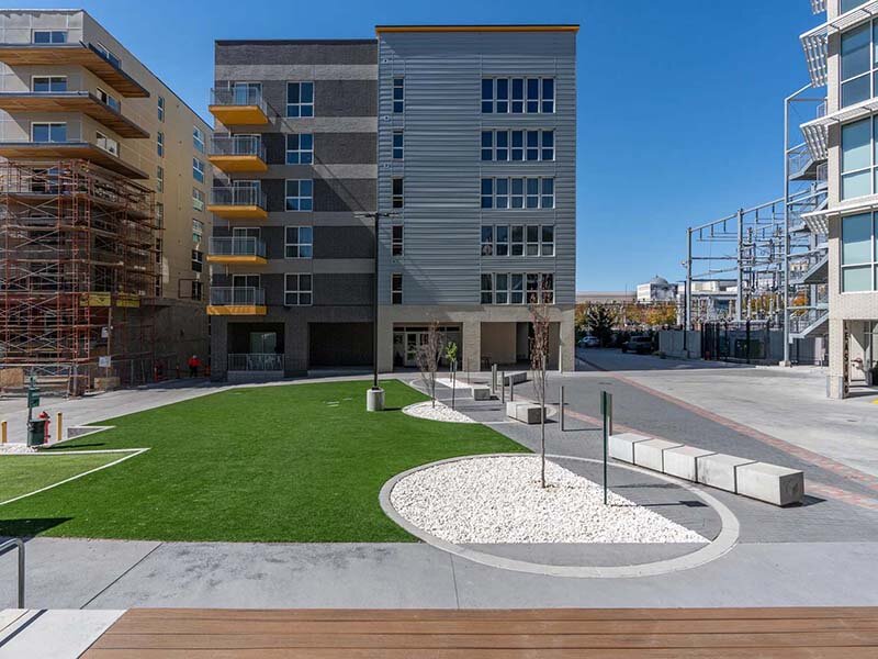Courtyard with Pet Stations | Paperbox Lofts