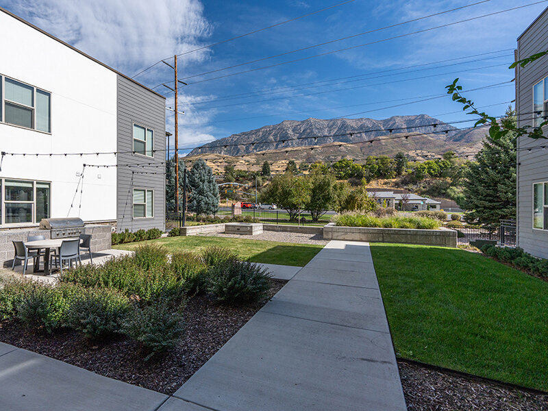 Walking Paths | Flats at Riverwoods