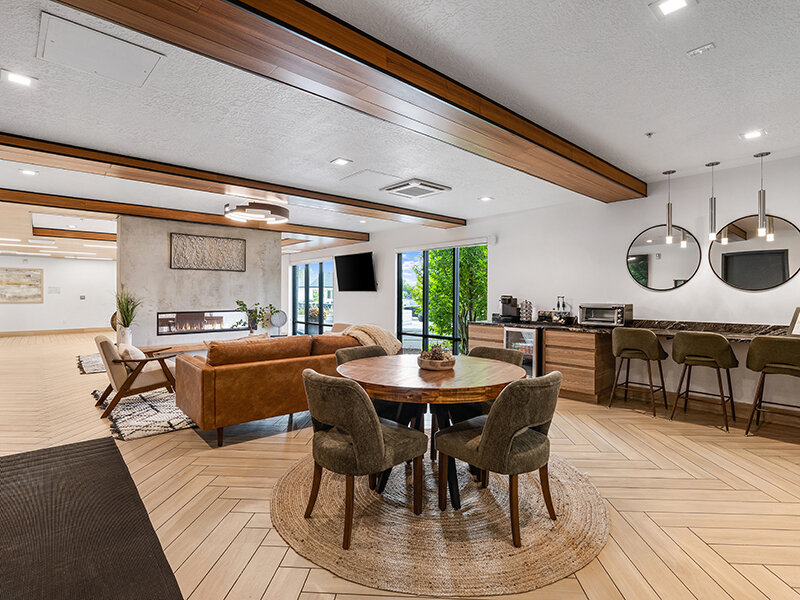 Clubhouse Seating | Flats at Riverwoods