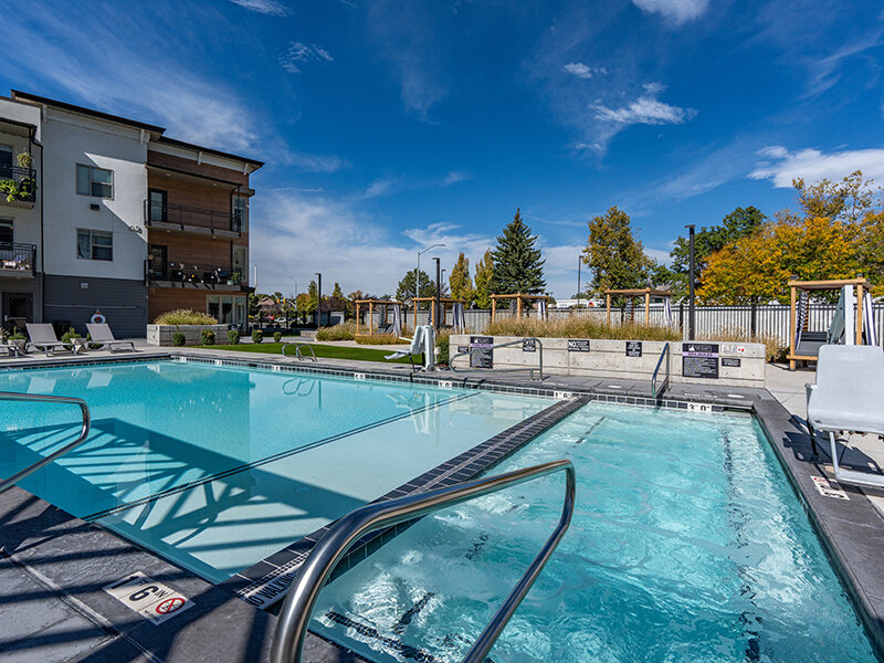 Pool | Flats at Riverwoods