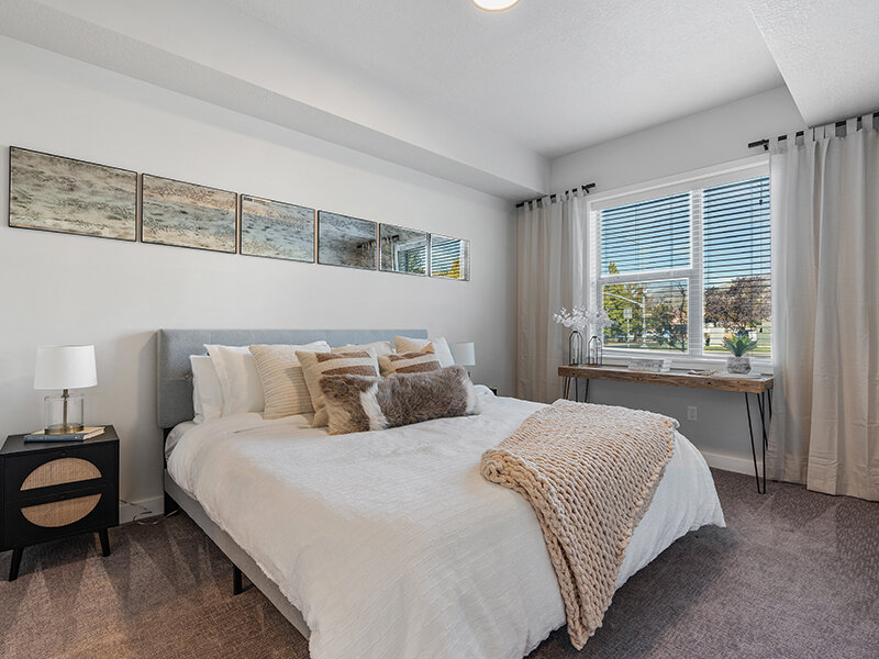 Bedroom | Flats at Riverwoods