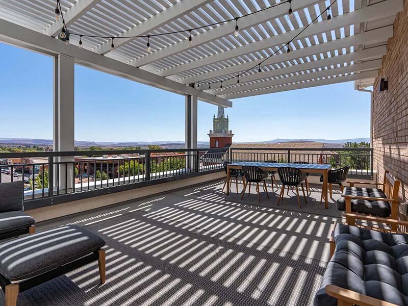 Community Exterior Seating with Table | City View St. George