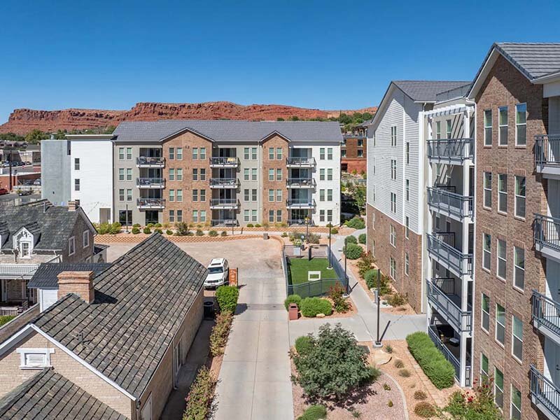 Apartment Complex Area with Views of Apartment Property | City View St. George