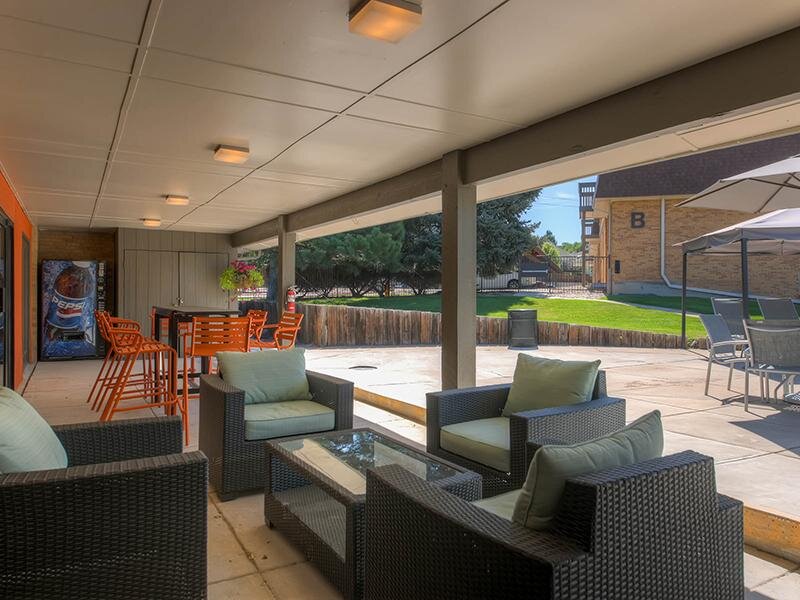 Outdoor Lounge |  3300 Tamarac Denver Apartments 