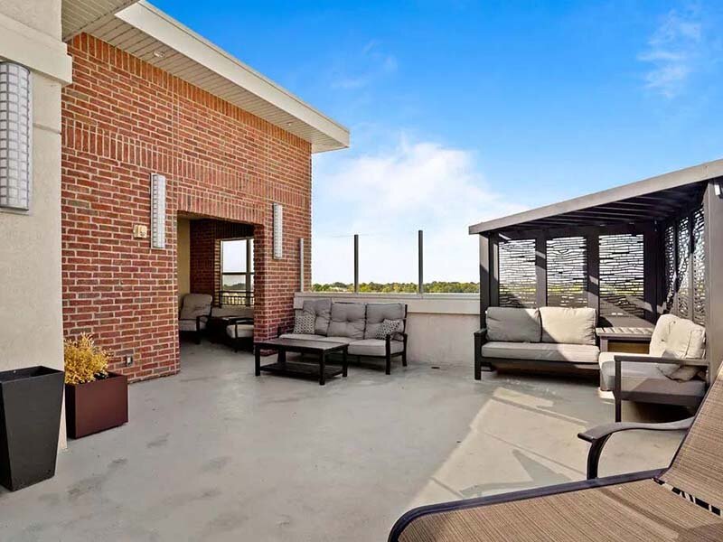 Exterior Community Lounge with Seating | 200 City View