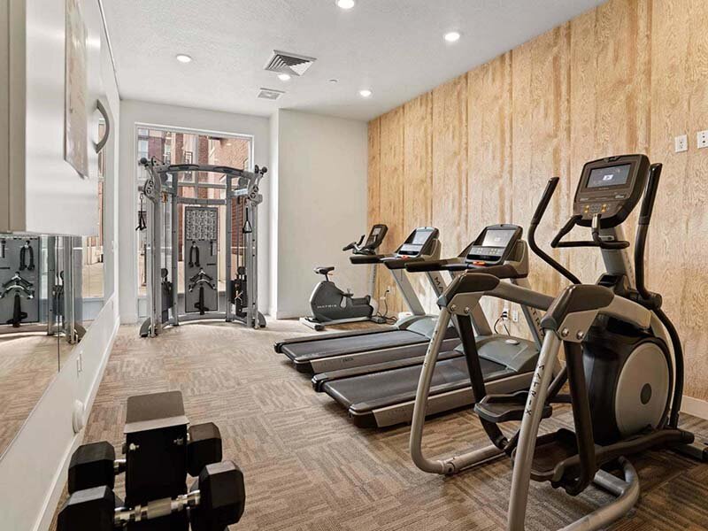 Exercise Room with Fitness Equipment | 200 City View