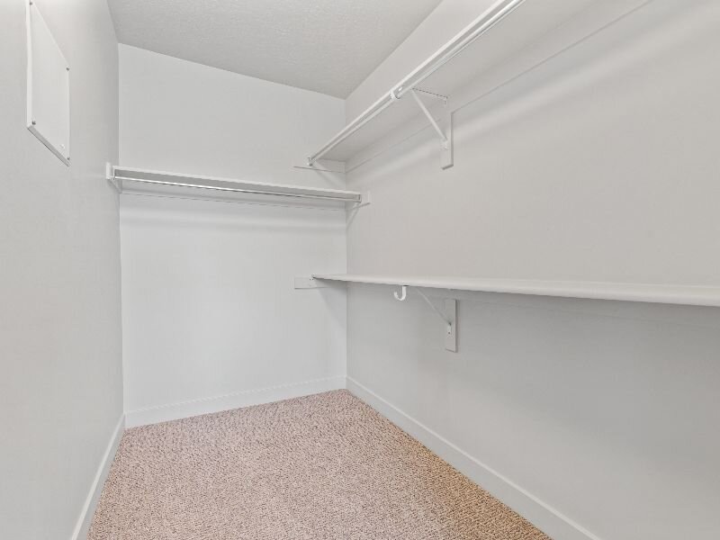 Walk In Closet | Wilmington Flats