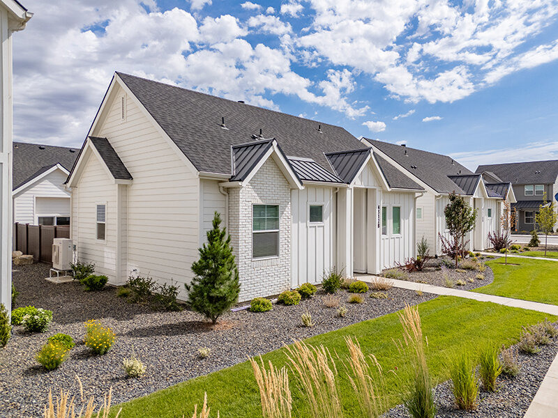 Exterior & Front Yard | Alante Spring Run