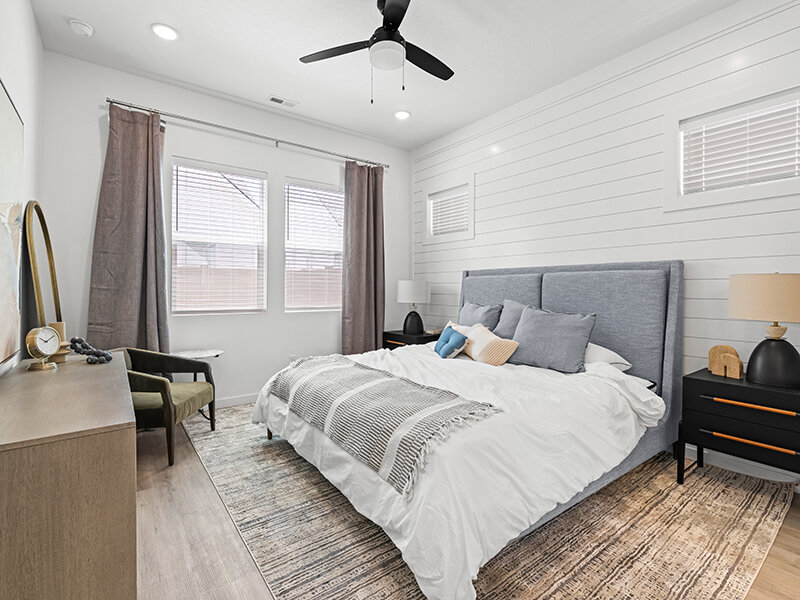 Model Bedroom with Ceiling Fan | Alante Spring Run