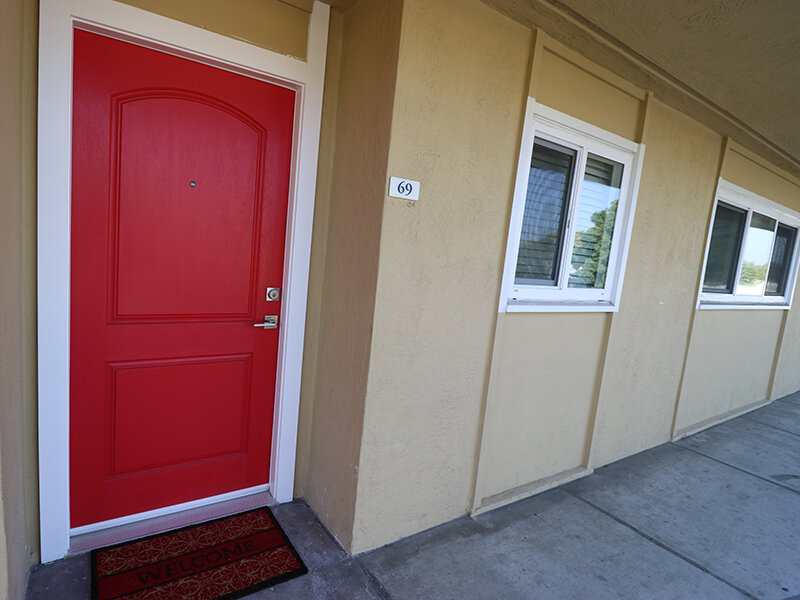 Apartment Entrance | Pentagon