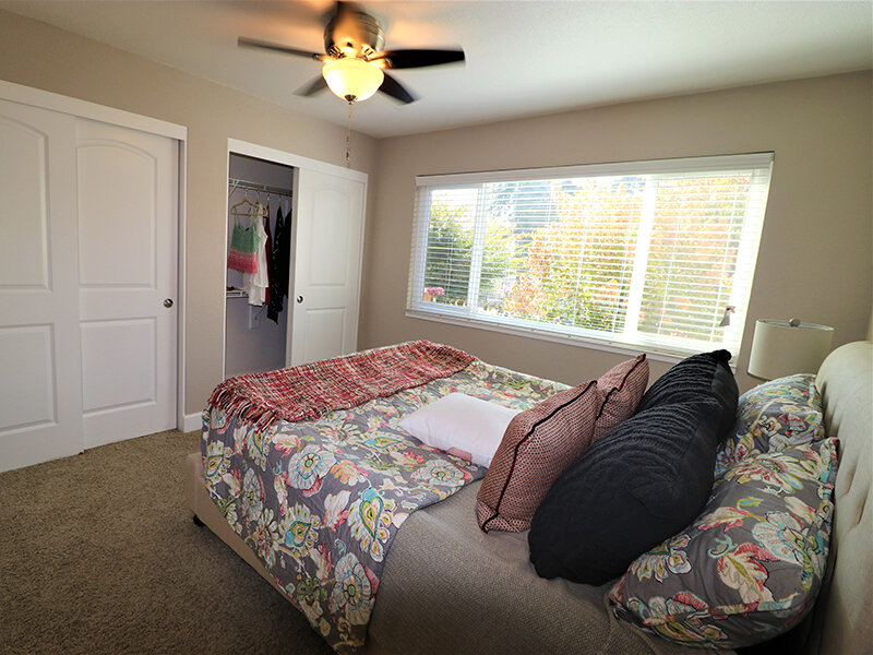 Luxury Apartment Bedroom with Ceiling Fan and Windows | Pentagon