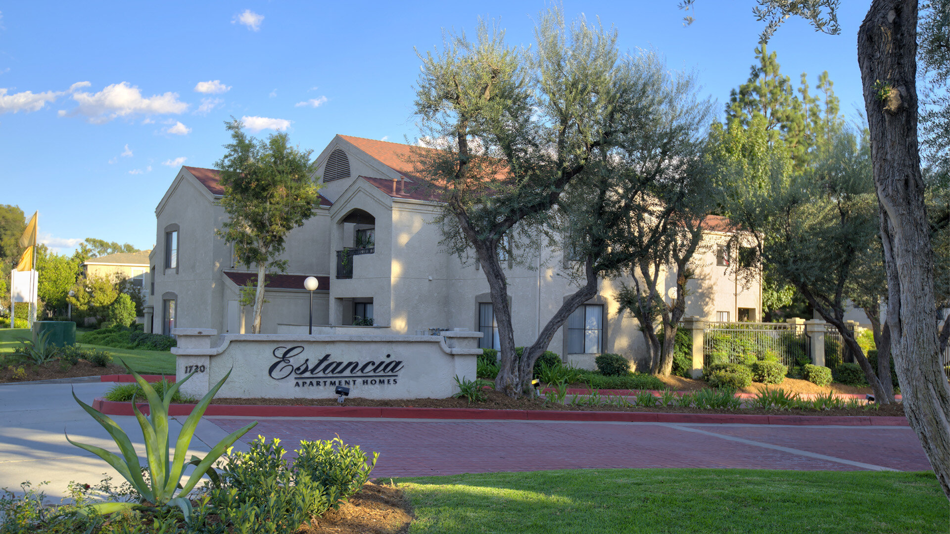 Estancia Apartments in Ontario, CA