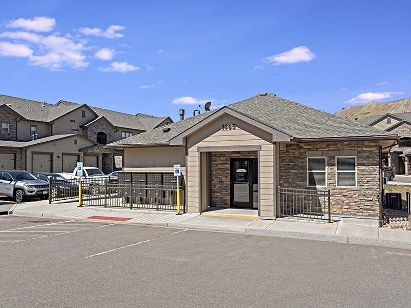 Clubhouse Exterior | The Highlands at Redhawk