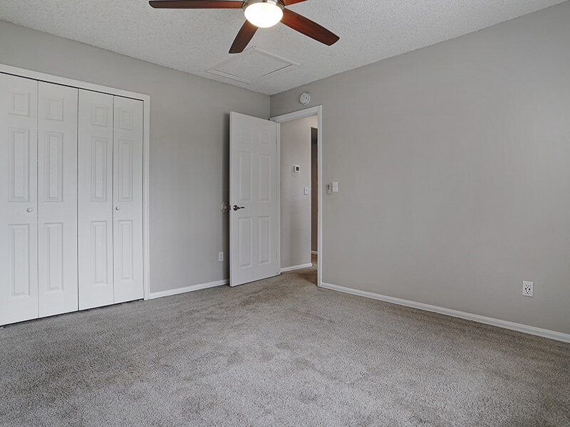 Bedroom with Ceiling Fan | Sienna Place