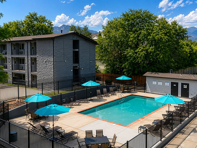 Pool Overview | Sienna Place Apartments