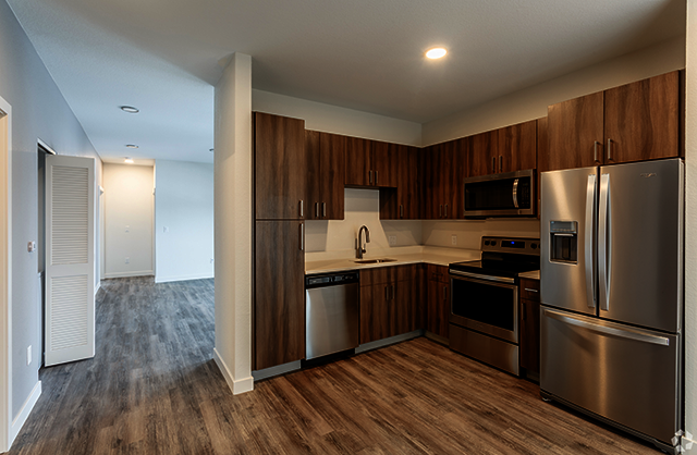 1600 Hoyt Apartment Features