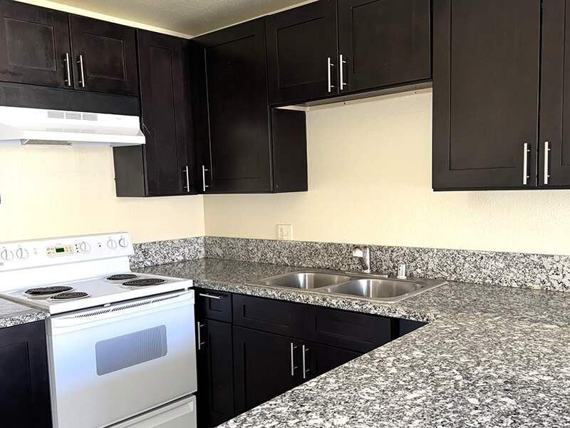 Kitchen | Brookstone Apartments
