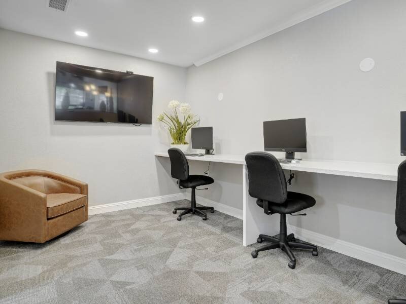 Business Center | Towers at Tropicana