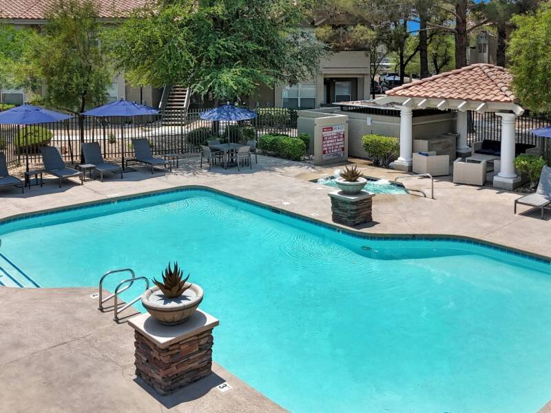 Sparkling Pool | Towers at Tropicana