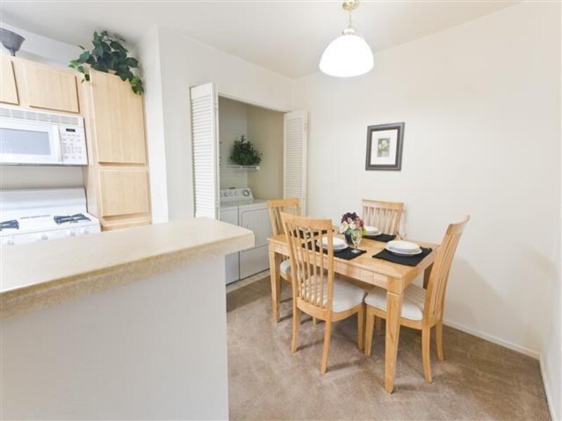 Dining Area | Whittle Pointe