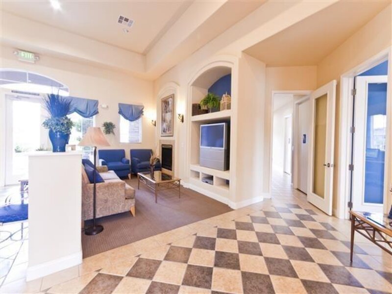 Clubhouse Lounge | Whittle Pointe