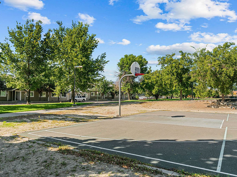 Basketball Court | Peaks at the Park