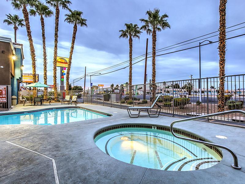 Hot Tub and Swimming Pool | Boulder Palms Apartments in Las Vegas, Nevada