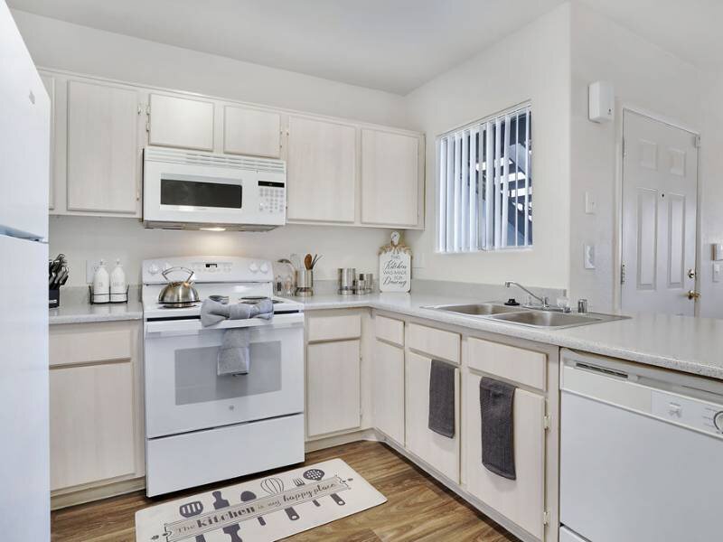 Kitchen | Avion at Sunrise Mountain Apartments