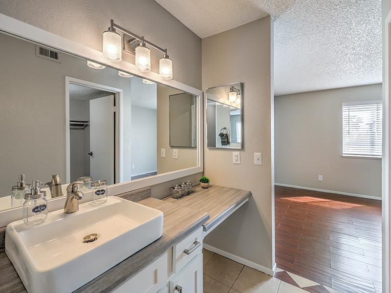 Bathroom | Gateway Villas in Las Vegas