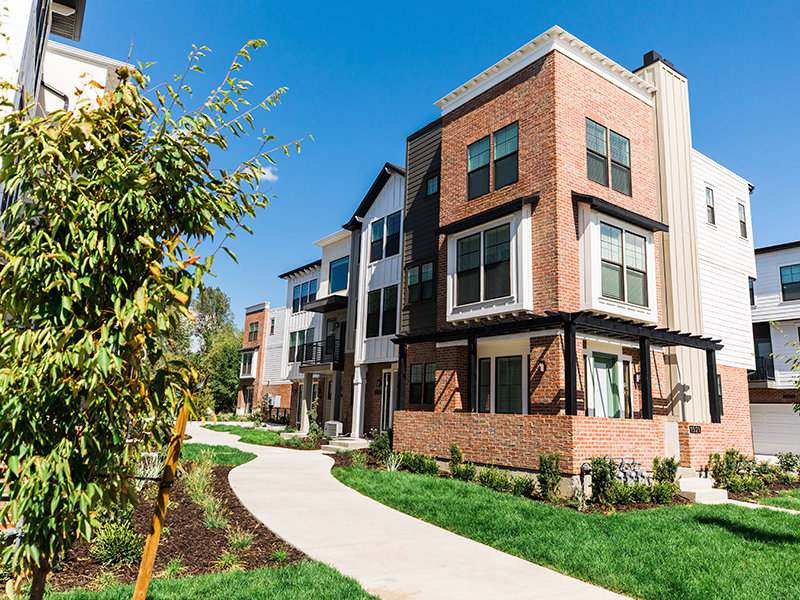 Beautiful Landscaping | Current Townhomes in Ogden, UT